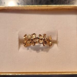 14k Yellow Gold Plumeria Band